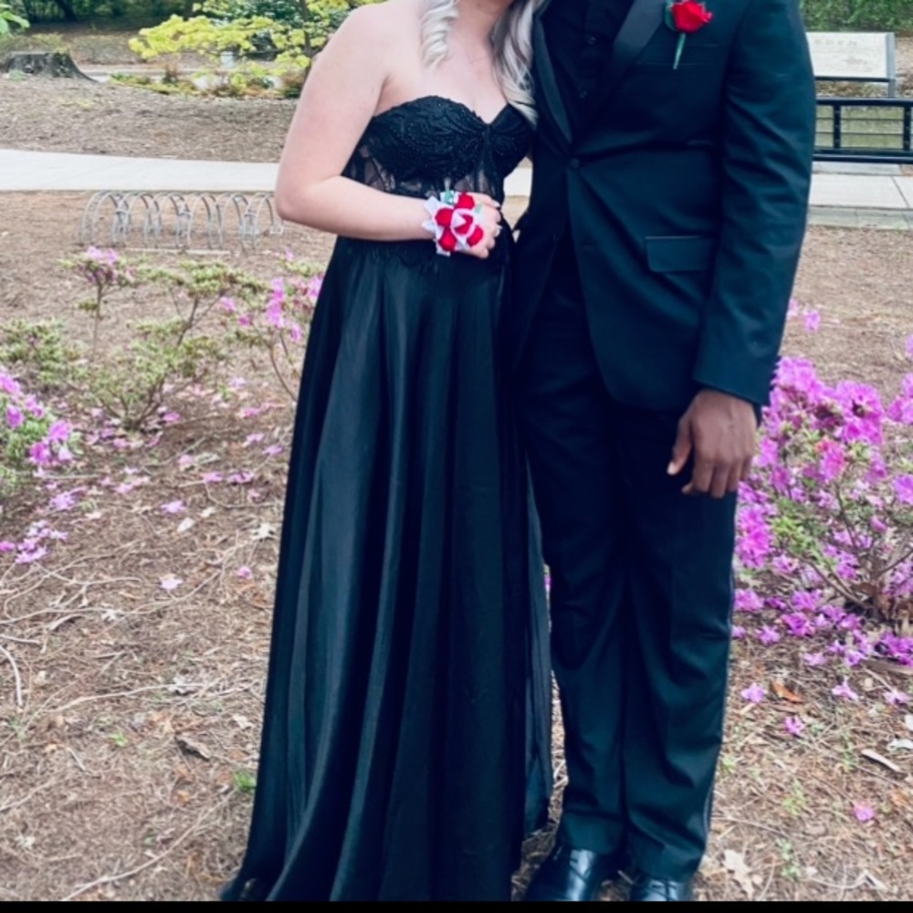 Black Floorlength Prom Dress